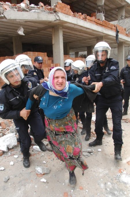 Bursa’da Olaylı Yıkım