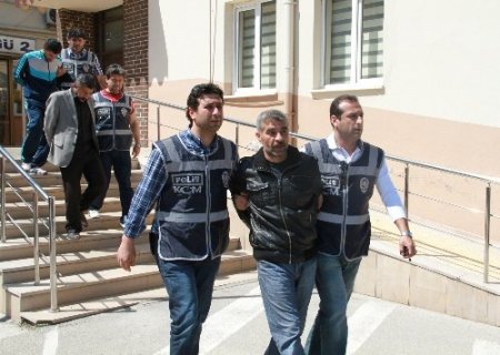 Bursa'da tankerin yakıt tankında esrar ele geçirildi