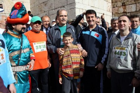 Bursa’da Tarihi Kent Koşusu Yapıldı