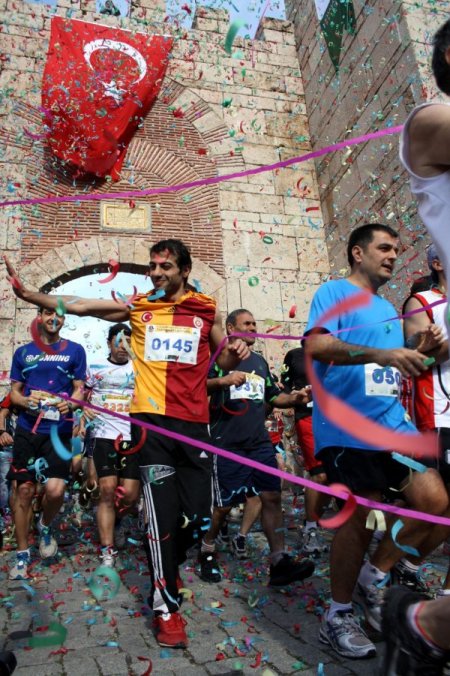Bursa’da Tarihi Kent Koşusu Yapıldı