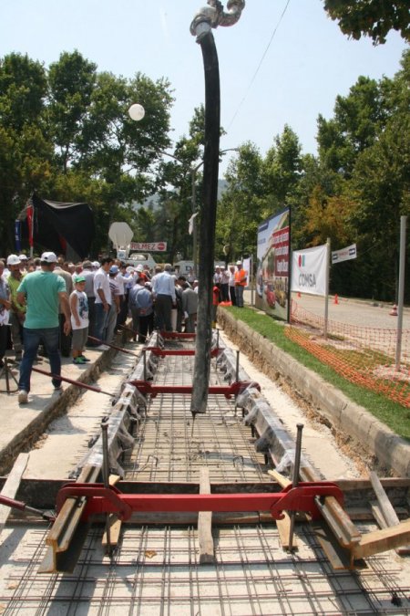 Bursa'da Tramvayın Temeli Atıldı, Esnaf Ve Vatandaşa Zarar Verilmeyecek