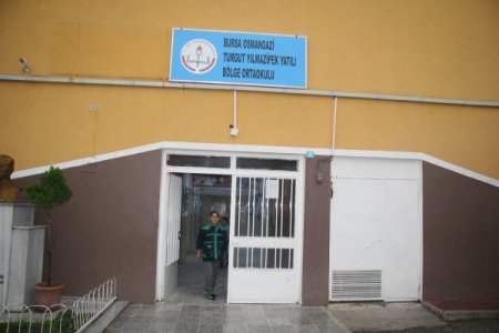 Bursa'da veliler için konukevi açıldı, isteyen çocuğuyla okulda yatacak