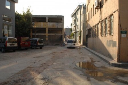 Bursa'da Vişne Caddesi yeniden düzenlenerek trafiğe açıldı