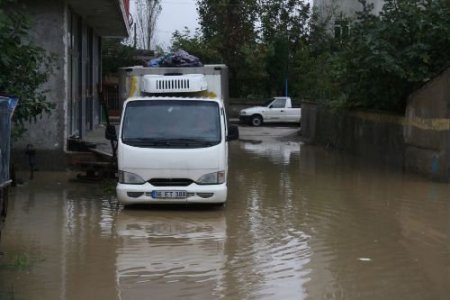 Bursa'da Yine Evler Ve Tarlalar Su Altında Kaldı