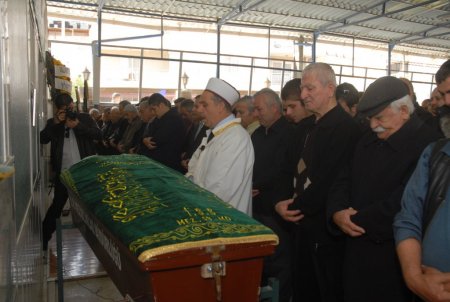 Bursa’daki kazada ölen üniversiteli Sıla, İzmir'de toprağa verildi