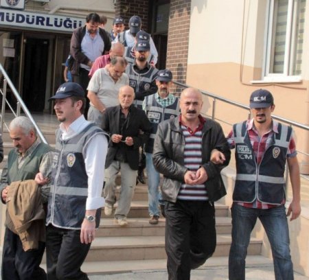 Bursa’daki tefeci çetesine yönelik operasyonda 8 kişi gözaltına alındı