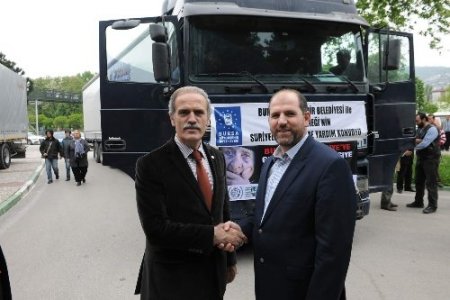 Bursa'dan Suriyeli mültecilere 2 TIR malzeme gönderildi