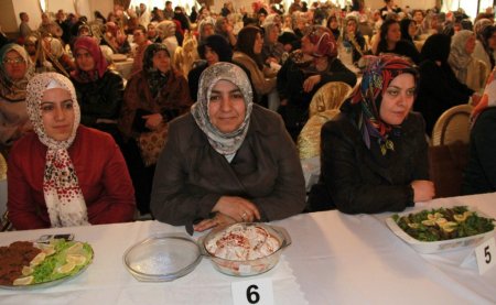 Bursalı bayanlar ‘Sihirli eller yemek yarışması'nda ter döktü