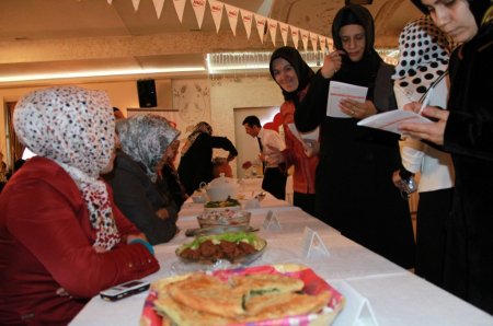 Bursalı bayanlar ‘Sihirli eller yemek yarışması'nda ter döktü
