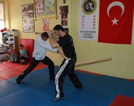 Bursalı dövüşçüler, fizik kurallarını altüst etti