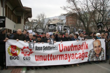 Bursalı Gazeteciler Uğur Mumcu'nun Ölüm Yıldönümünde Yürüdü