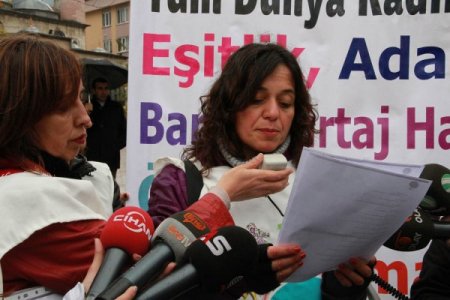 Bursalı kadınlar daha fazla özgürlük için yürüdü