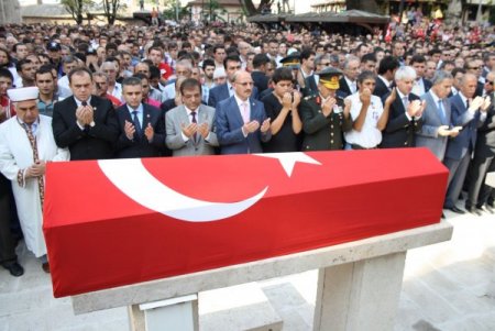 Bursalı şehit Tolga Taştan, ebedi yolculuğa uğurlanıyor (1)