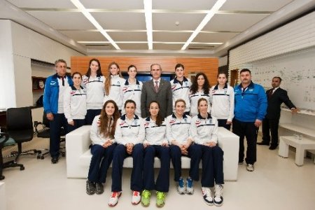 Bursalı voleybolcular Avrupa Bayan CEV Kupası'nda mücadele edecek