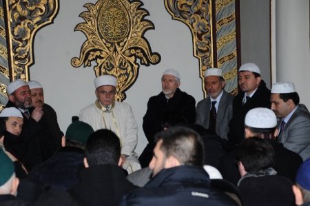 Bursalılar Necmettin Erbakan’ı Gözyaşlarıyla Andı