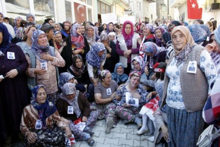 Bursalılar şehitleri için kenetlendi