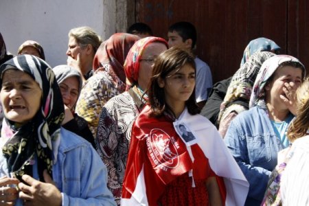 Bursalılar şehitleri için kenetlendi