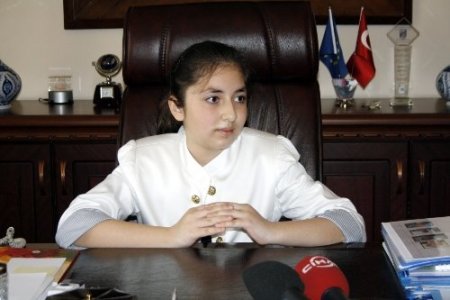 Bursa’nın ilk kadın valisi göreve başladı