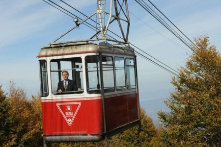 Bursa'nın simgesi teleferik son seferini yaptı, yerine daha moderni geliyor