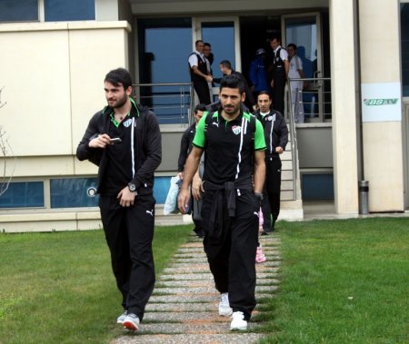 Bursaspor, 3 puan hedefiyle İstanbul’a gitti