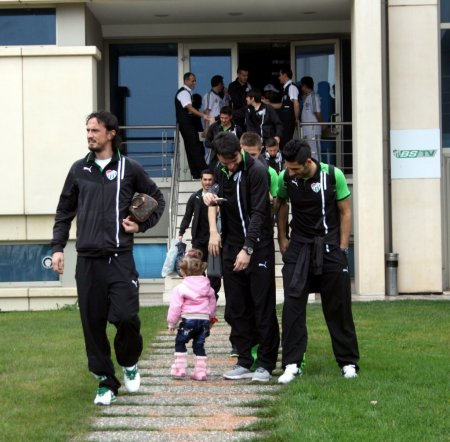 Bursaspor, 3 puan hedefiyle İstanbul’a gitti