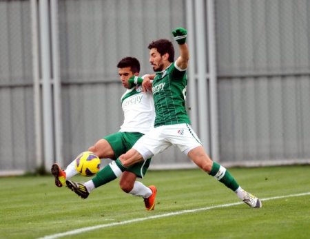 Bursaspor, A2 takımla hazırlık maçı yaptı
