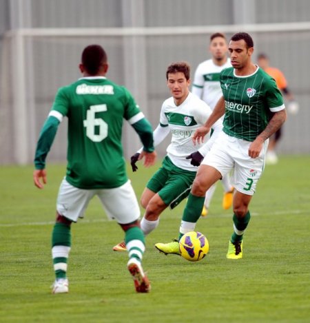 Bursaspor, A2 takımla hazırlık maçı yaptı