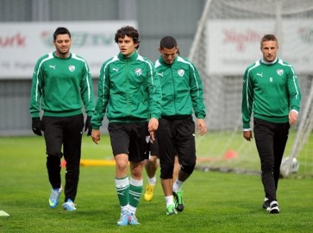 Bursaspor, Antalyaspor hazırlıklarını sürdürdü