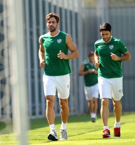 Bursaspor, ara vermeden Twente maçı hazırlıklarına başladı