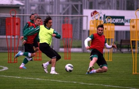 Bursaspor, Beşiktaş maçı hazırlıklarını yağmur altında sürdürdü