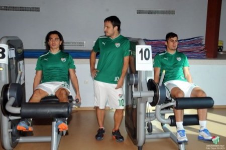 Bursaspor, Fenerbahçe için salonda çalıştı