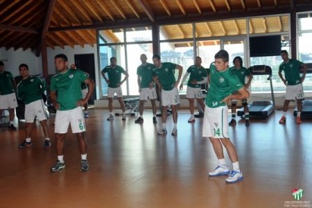 Bursaspor, Fenerbahçe için salonda çalıştı