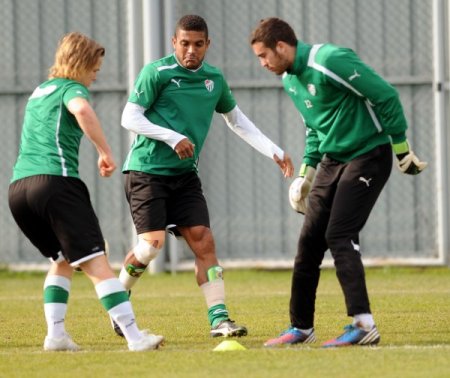 Bursaspor, Fenerbahçe ile yapacağı kupa maçı hazırlıklarını sürdürdü