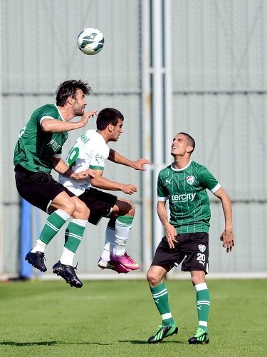 Bursaspor, gençlerle hazırlanıyor