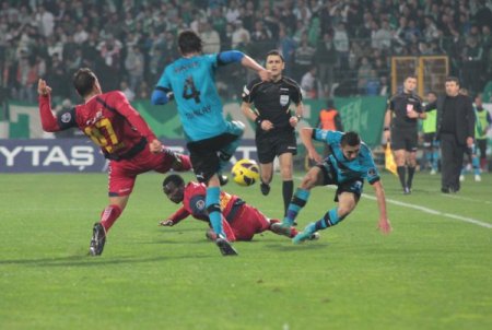Bursaspor: 1 - Mersin İdman Yurdu: 0 (İlk yarı)
