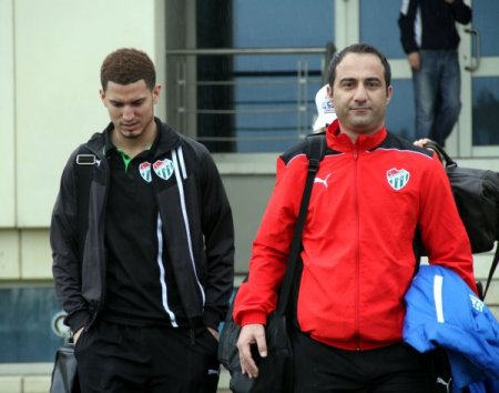 Bursaspor 3 puan parolasıyla Karabük'e gitti