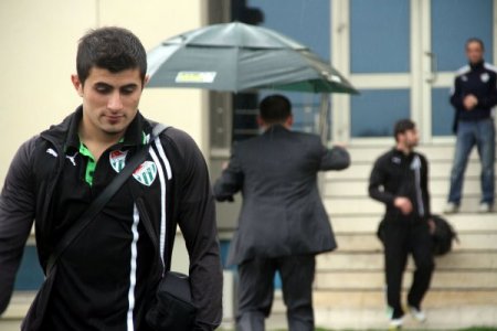 Bursaspor 3 puan parolasıyla Karabük'e gitti