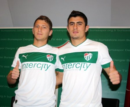Bursaspor genç oyuncularıyla 5 yıllık sözleşme imzaladı