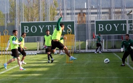 Bursaspor kanat organizasyonu çalıştı