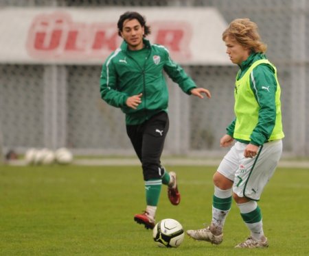 Bursaspor kupa maçı için İzmir’e gitti