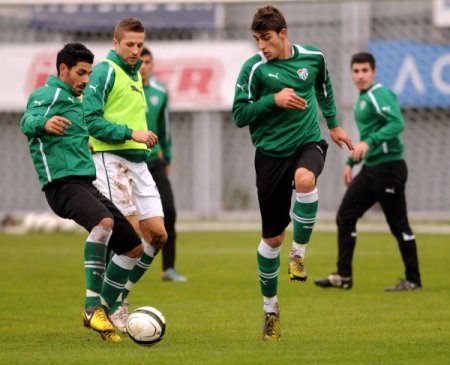 Bursaspor kupa maçı için İzmir’e gitti