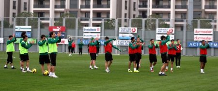 Bursaspor taraftarları, sevgililer gününde Özlüce'ye akın etti
