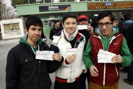 Bursaspor taraftarlarından Galatasaray maçı biletlerine yoğun ilgi