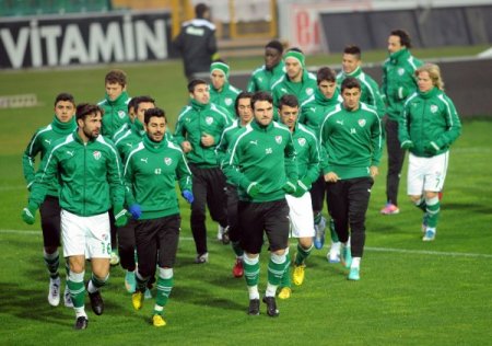 Bursaspor yağmur altında çalıştı