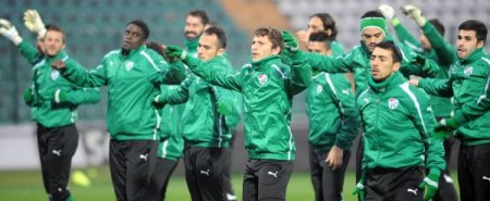 Bursaspor yağmur altında çalıştı