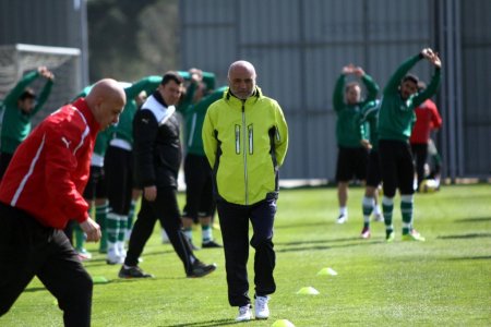 Bursaspor'da Fenerbahçe maçı öncesi Pinto ve Basser sıkıntısı