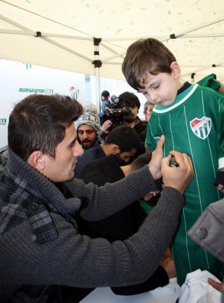 Bursasporlu futbolcular, Bursasporcell taraftar hattını dağıttı