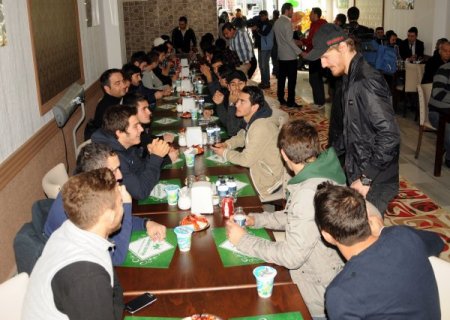 Bursasporlu futbolcular açılışta moral depoladı