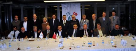 Bursasporlular Derneği yeni yönetimini seçti