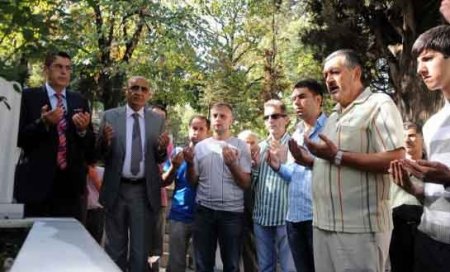 Bursaspor'un Amigosu Yaşar dualarla anıldı